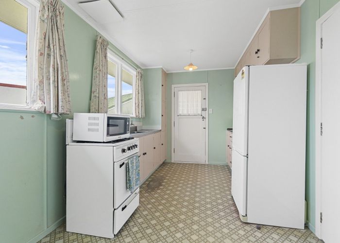  at 8 Kelvin Place, Westown, New Plymouth, Taranaki