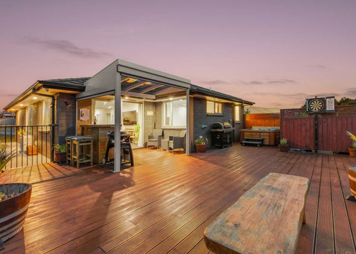  at 18 Wheriko Avenue, Glenbrook, Franklin, Auckland