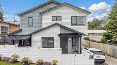  at 4A Halberg Street, Glenfield, Auckland