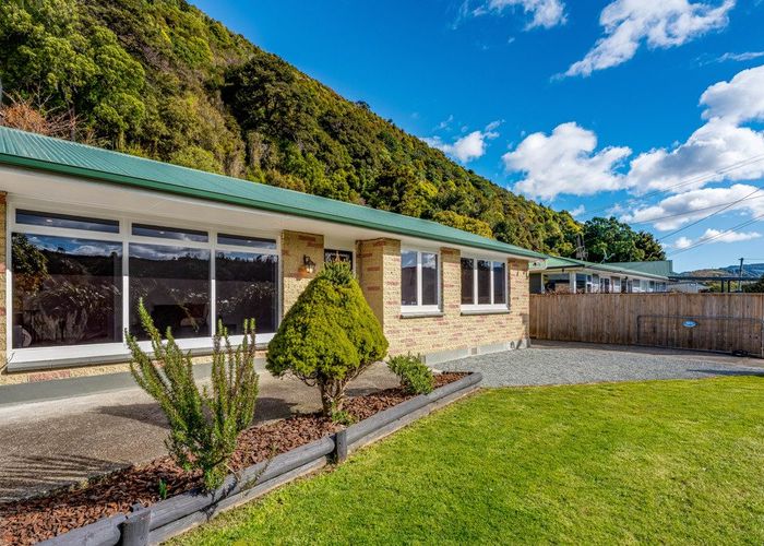  at 564 Main Road North, Timberlea, Upper Hutt, Wellington