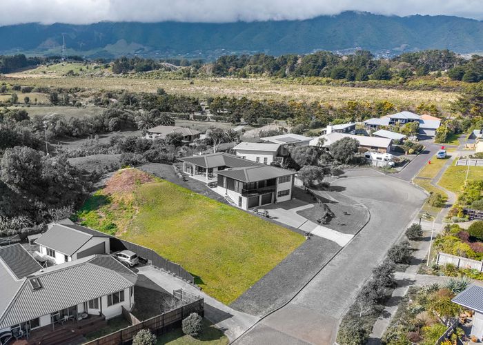  at 25 Pharazyn Avenue, Waikanae Beach, Kapiti Coast, Wellington