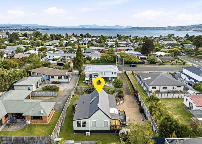  at 1/206 Tamamutu Street, Lake Taupo, Taupo, Waikato