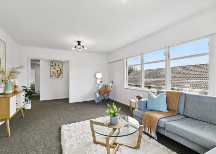  at 20 Stewart Drive, Newlands, Wellington