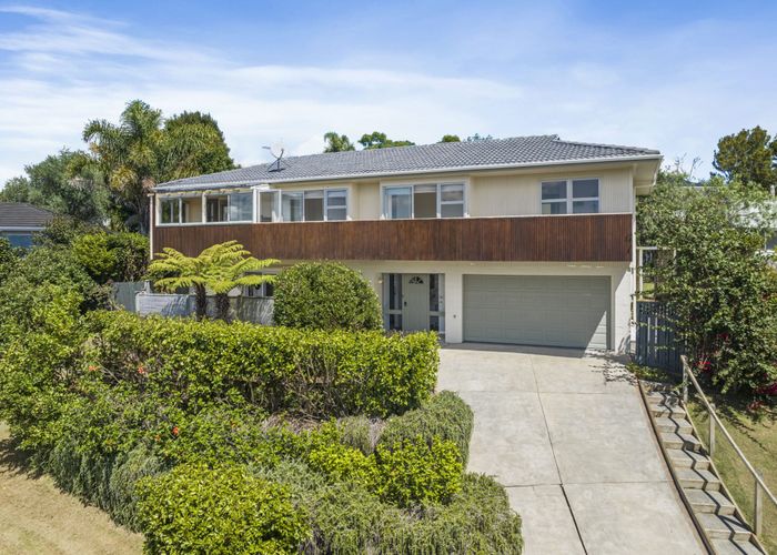  at 11 Hague Place, Birkenhead, Auckland