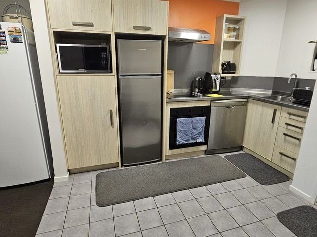  at 2/15 Minnie Street, Eden Terrace, Auckland City, Auckland