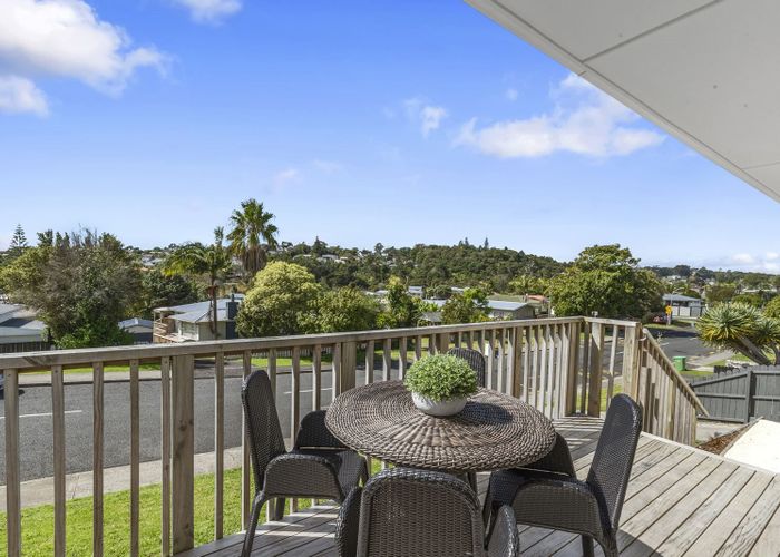  at 62 Lauderdale Road, Birkdale, Auckland