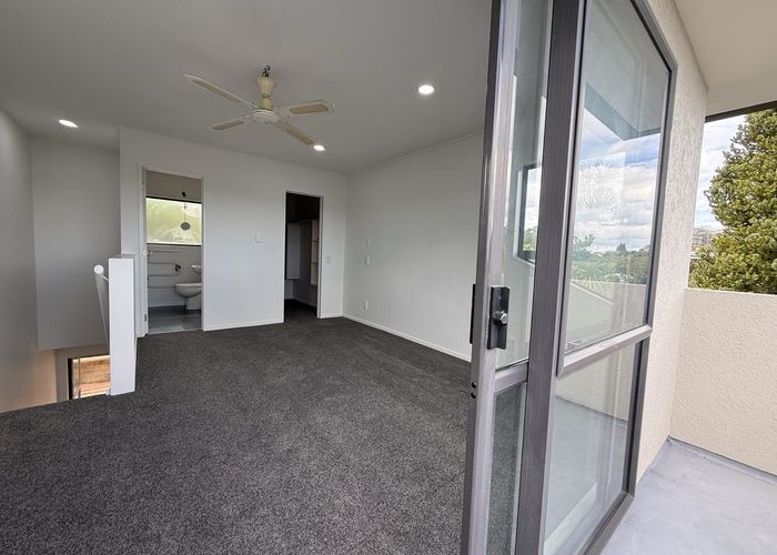  at 70A Carlisle Road, Browns Bay, North Shore City, Auckland