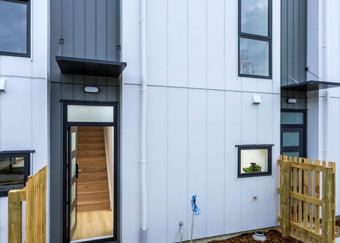  at 23 Flat Bush School Road, Flat Bush, Manukau City, Auckland