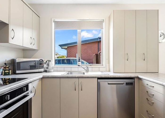  at 2/25 Tilford Street, Woolston, Christchurch