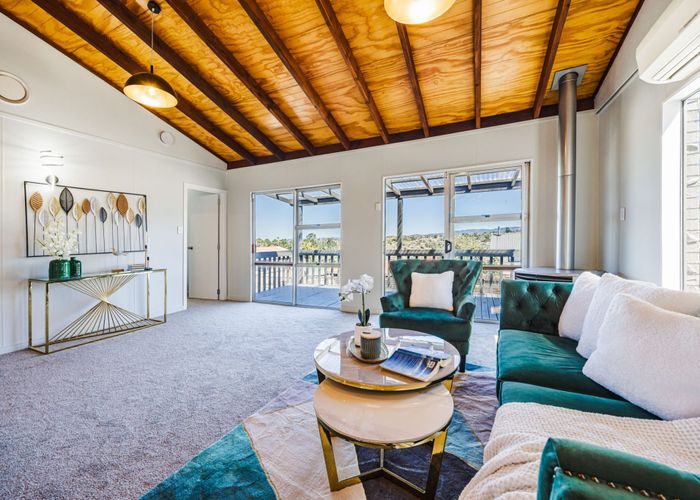  at 4/89A Royal Road, Massey, Auckland