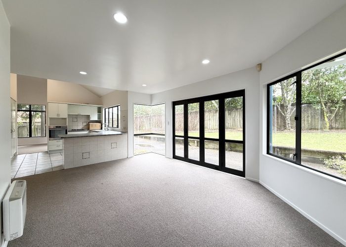  at 6 Lucas Way, Albany, North Shore City, Auckland