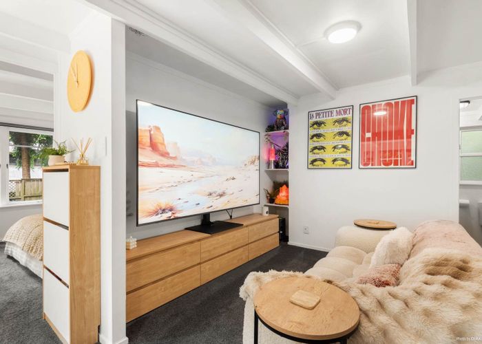  at 160 Laingholm Drive, Laingholm, Waitakere City, Auckland