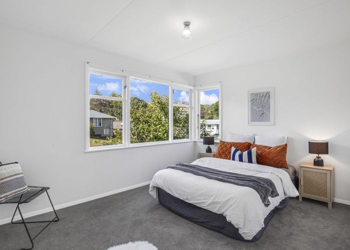  at 6 Hampshire Street, Cannons Creek, Porirua, Wellington