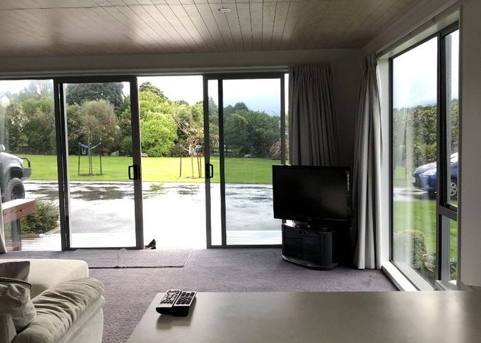  at 5 Sunset Place, Paroa, Greymouth