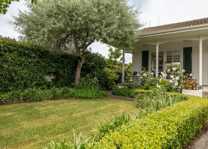  at 8 Clements Crescent, Queenwood, Hamilton