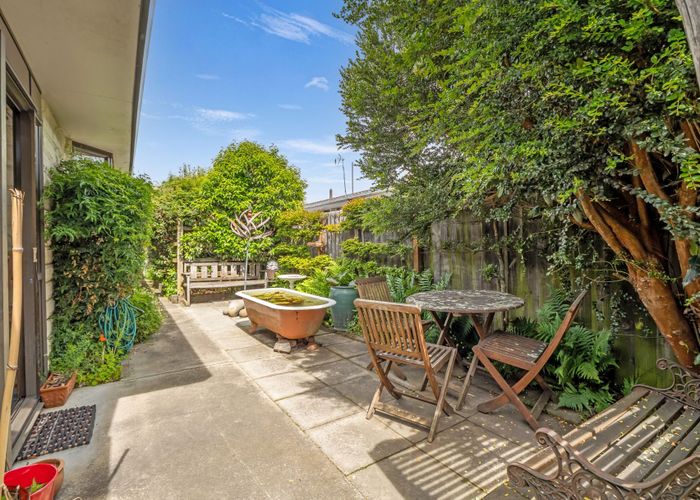  at 2/56 Aorangi Road, Bryndwr, Christchurch City, Canterbury