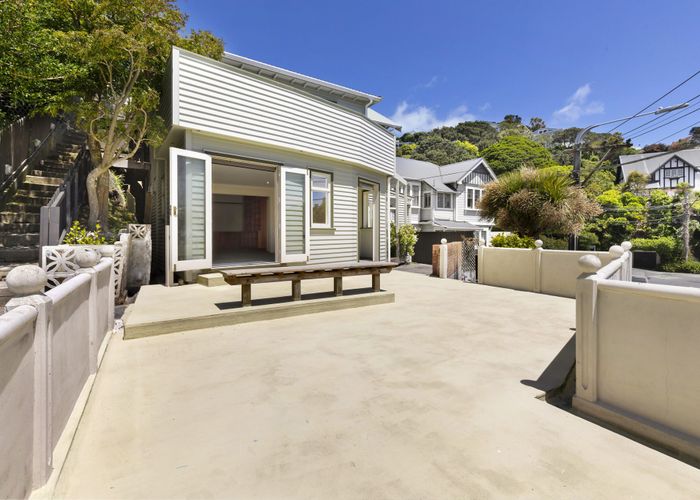  at 42 Raroa Road, Kelburn, Wellington