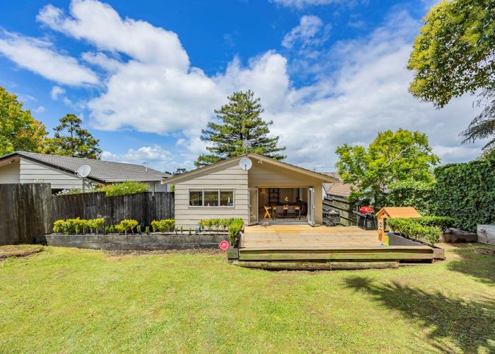  at 1/11 Branston Avenue, Browns Bay, North Shore City, Auckland