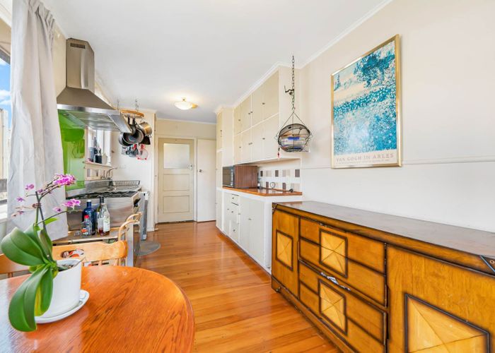  at 5A Anderson Avenue, Point England, Auckland