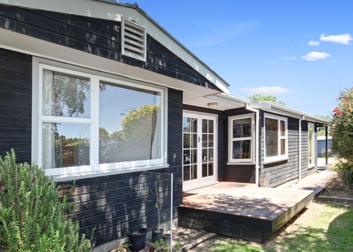  at 2 Stalkers Road, Woodend Beach, Woodend