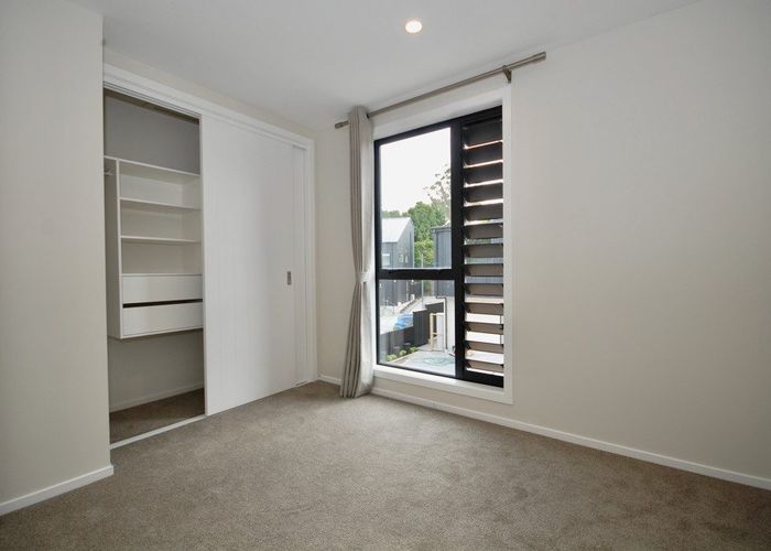  at 41e Camelot Place, Glenfield, North Shore City, Auckland