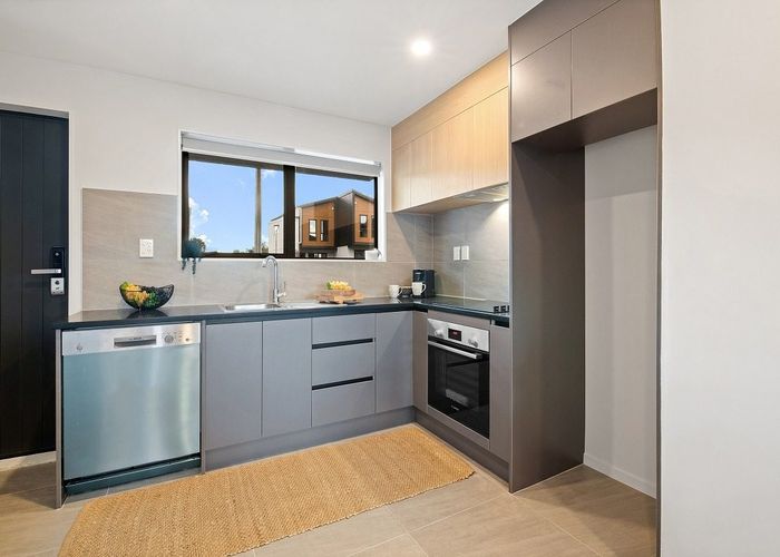  at 23 Red Arches Road, Henderson, Waitakere City, Auckland