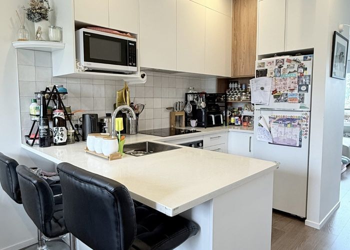  at 21 Covil Avenue, Te Atatu South, Waitakere City, Auckland