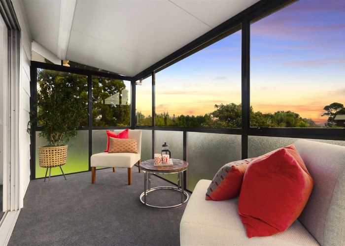  at 2/22 Roberts Road, Glenfield, North Shore City, Auckland