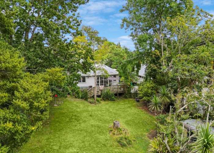  at 4 Churchouse Road, Greenhithe, Auckland