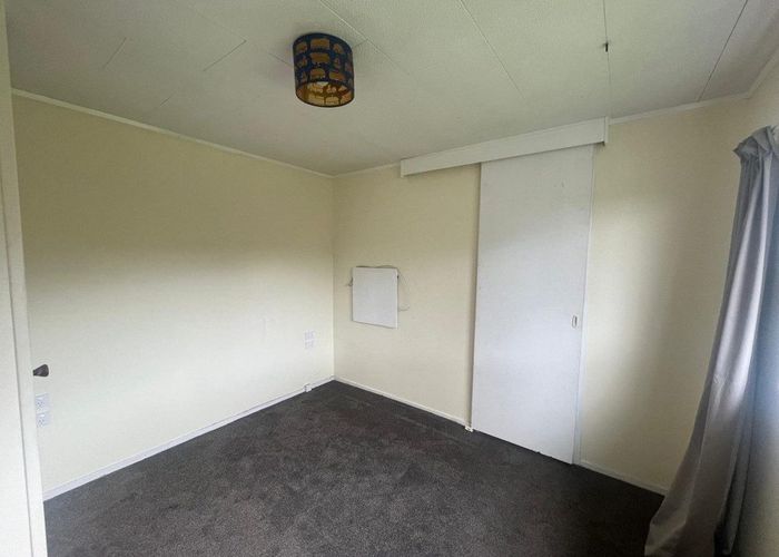  at 425 Great North Road, Henderson, Waitakere City, Auckland