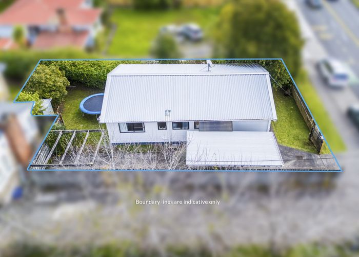  at 2/70 Pomaria Road, Henderson, Waitakere City, Auckland