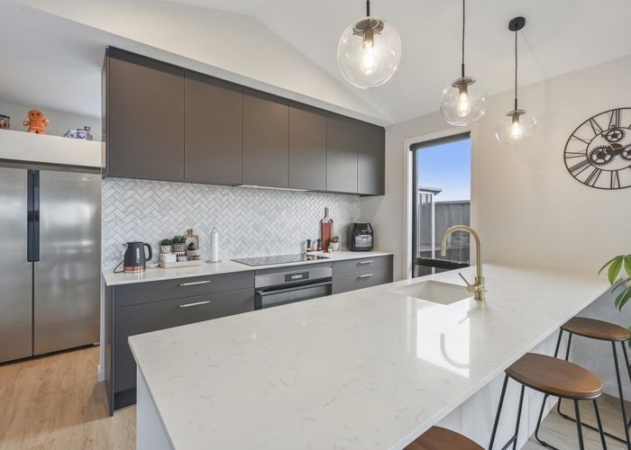  at 18 Ellmers Street, Woodend