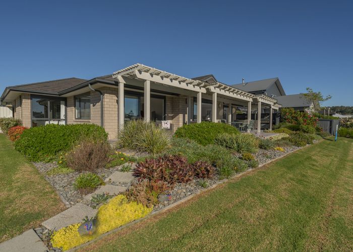  at 14 Motukorure Parade, Cooks Beach, Thames-Coromandel, Waikato