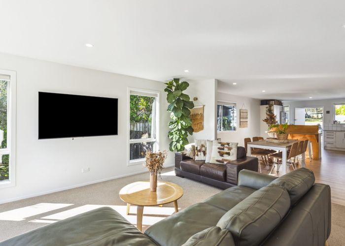  at 6 Moa Road, Raumati Beach, Paraparaumu
