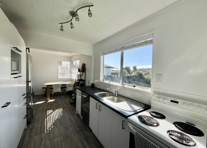  at 10 Aquarius Avenue, Glen Eden, Waitakere City, Auckland