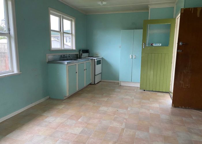  at 7 Jordan Road, Mangere, Auckland
