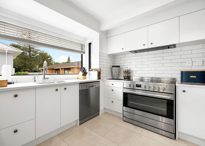  at 2/58 Hillcrest Avenue, Hillcrest, North Shore City, Auckland