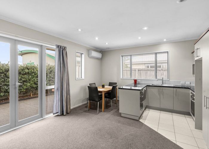  at 2/194 Waimairi Road, Ilam, Christchurch City, Canterbury