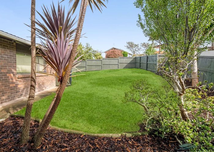  at 10 Glen Vista Place, Bayview, North Shore City, Auckland