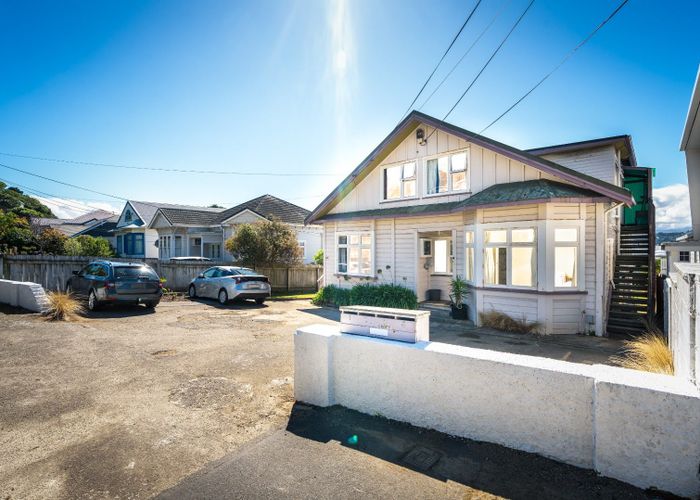  at 2/87 Queens Drive, Lyall Bay, Wellington, Wellington