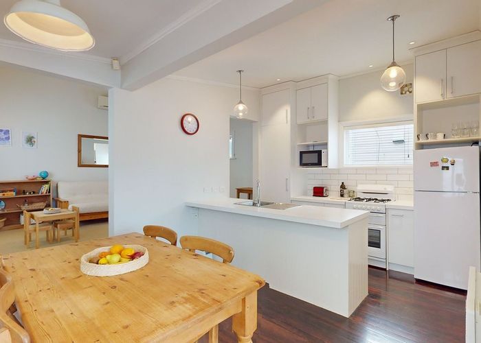  at 9 Herald Terrace, Berhampore, Wellington