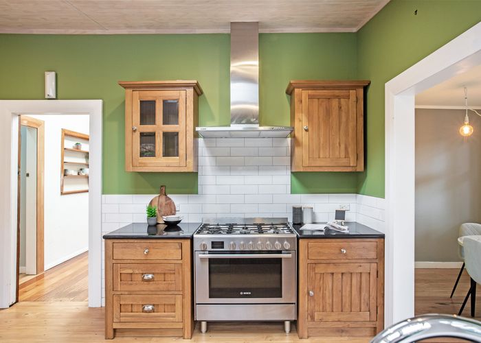  at 5 Airlie Road, Plimmerton, Porirua