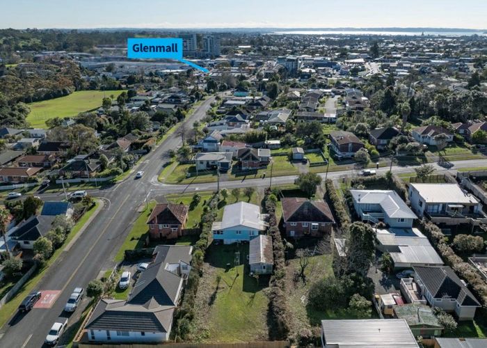  at 52 Savoy Road, Glen Eden, Waitakere City, Auckland