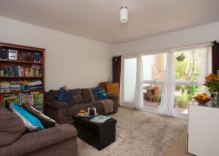  at 2/38 Kingsview Rd, Mount Eden, Auckland City, Auckland