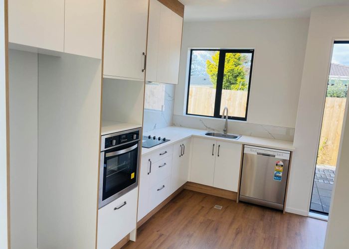  at 5/4 Bittern Place, Henderson, Waitakere City, Auckland