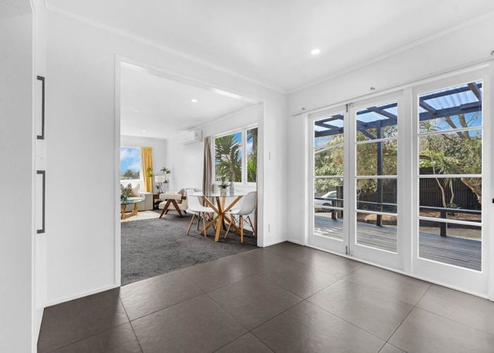  at 82 Kivell Close, Mangere East, Auckland