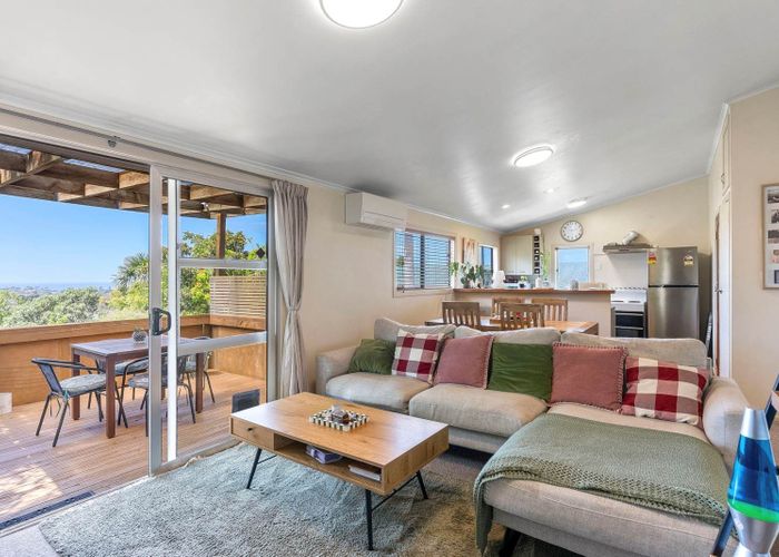  at 899 East Coast Road, Torbay, North Shore City, Auckland