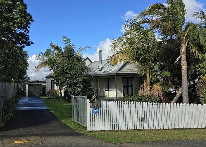  at 5 Sandgate Avenue, Botany Downs, Manukau City, Auckland