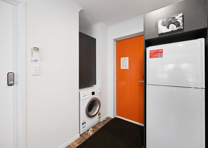  at 5/16A Hogan Street, Hillcrest, North Shore City, Auckland