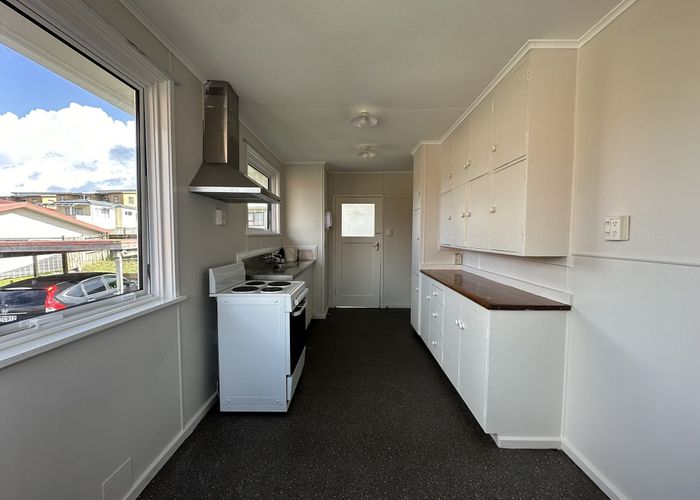  at 4 Caen Road, Panmure, Auckland City, Auckland